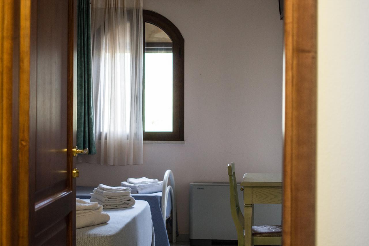 Hotel Villa Del Mare Sìnnai Δωμάτιο φωτογραφία